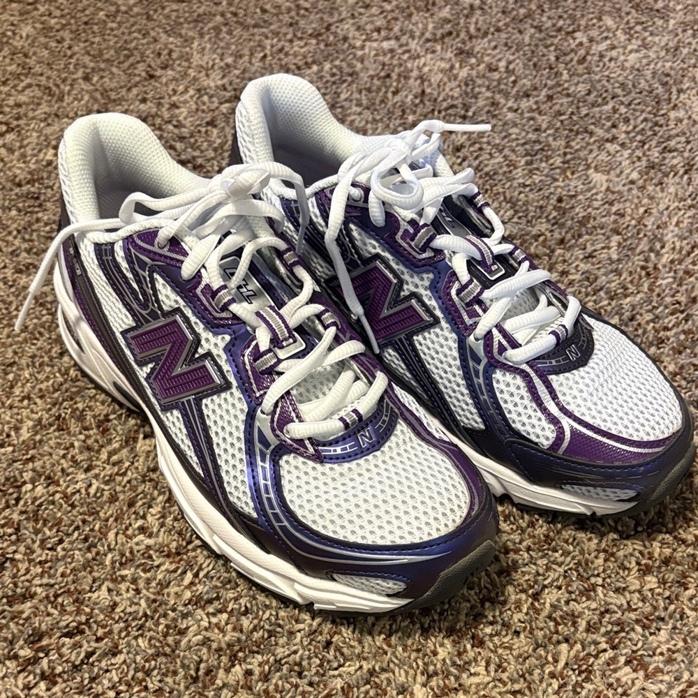 New Balance 740 Shoes